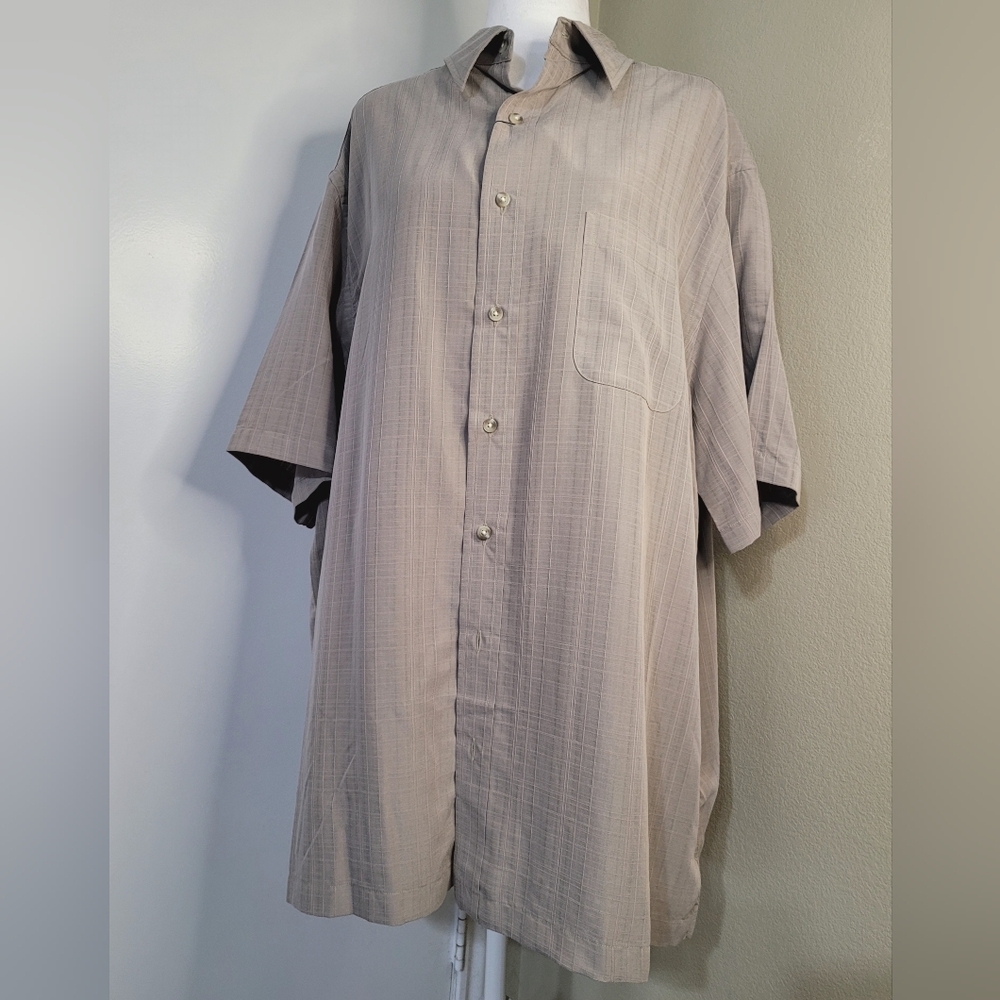 Roundtree & Yorke, Tall Mens Shirt, Size 2XT Pueter Color           ** New **